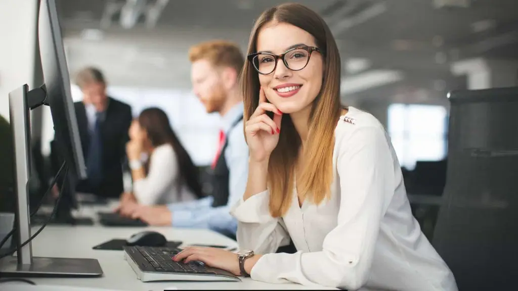 Equipo de nuestra agencia de diseño y desarrollo web en Honduras trabajando en soluciones digitales.